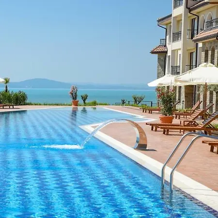 Luxe 3-room Sea View 公寓 *